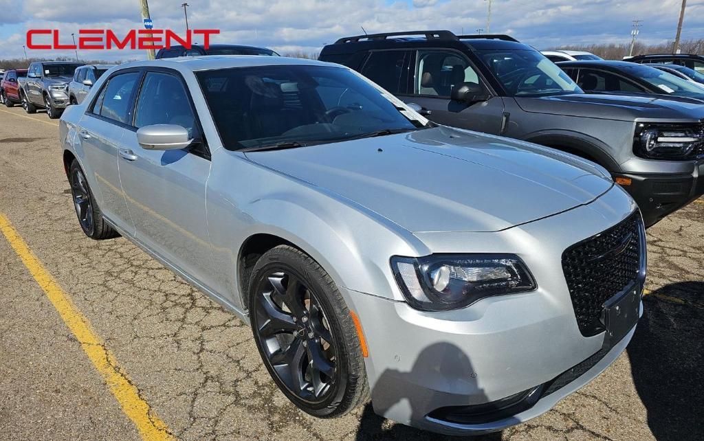 Chrysler 300 2023