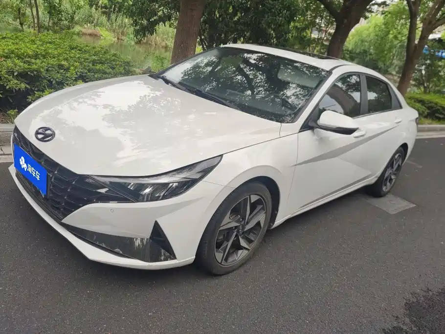 Hyundai Elantra 2023