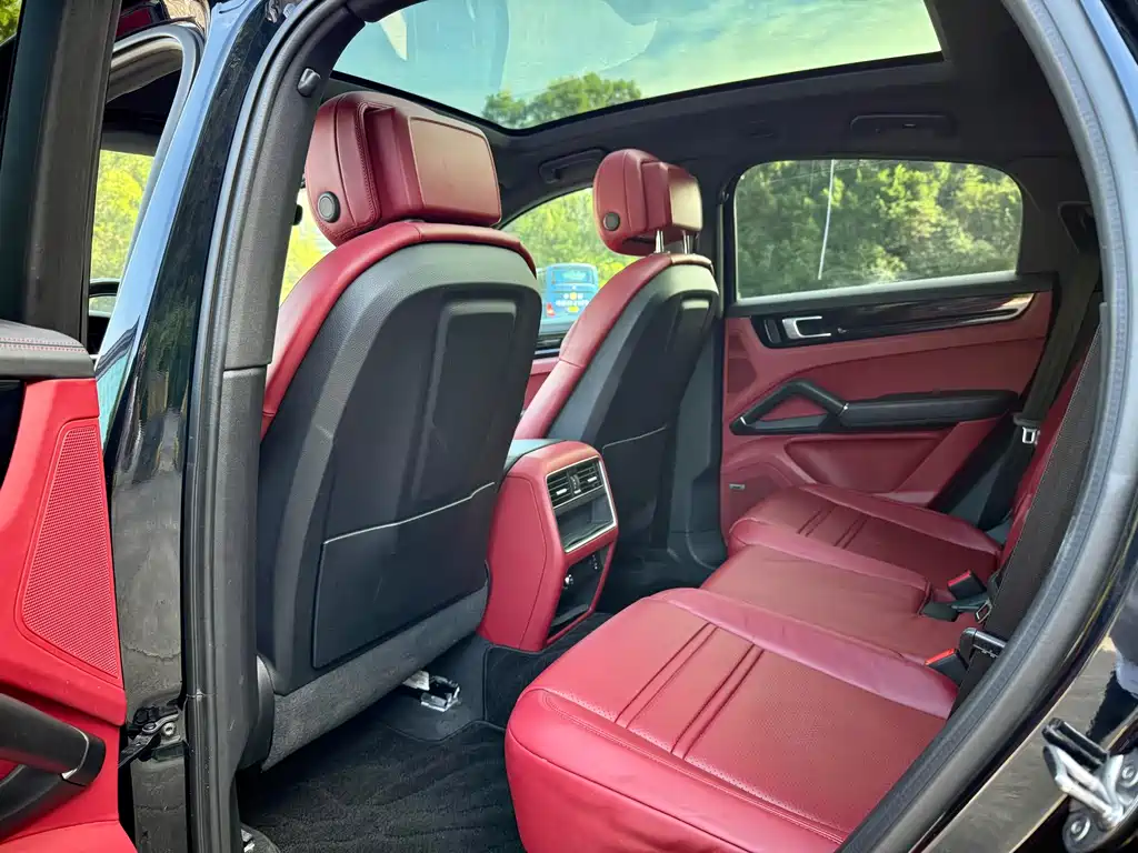 Porsche Cayenne 2022