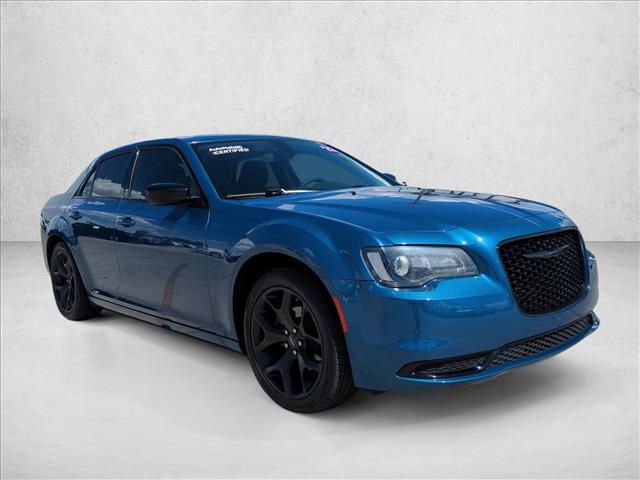 Chrysler 300 2023