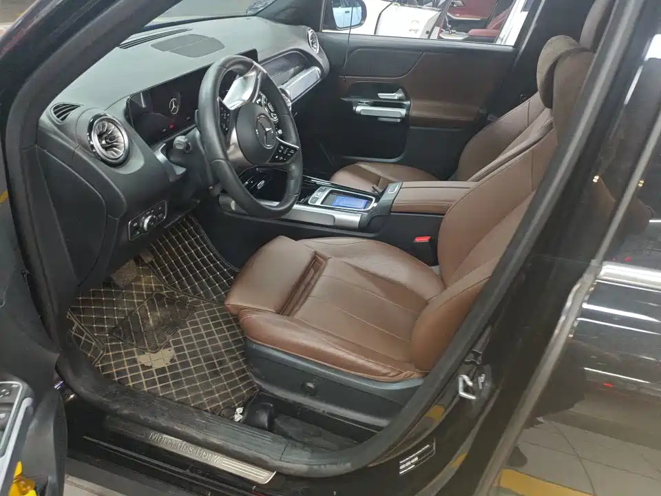 Mercedes-Benz GLB 2023