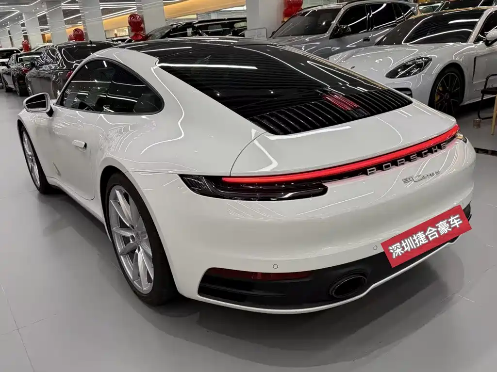 Porsche 911 2021