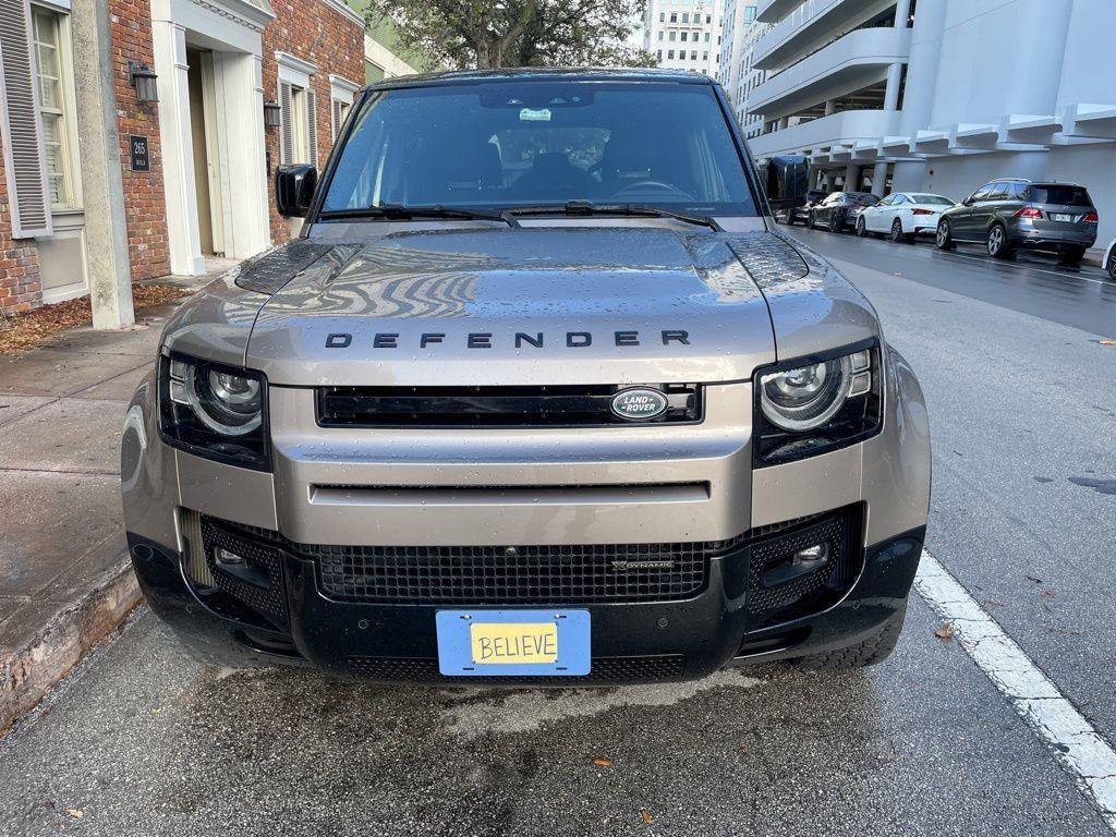 Land Rover Defender 2023