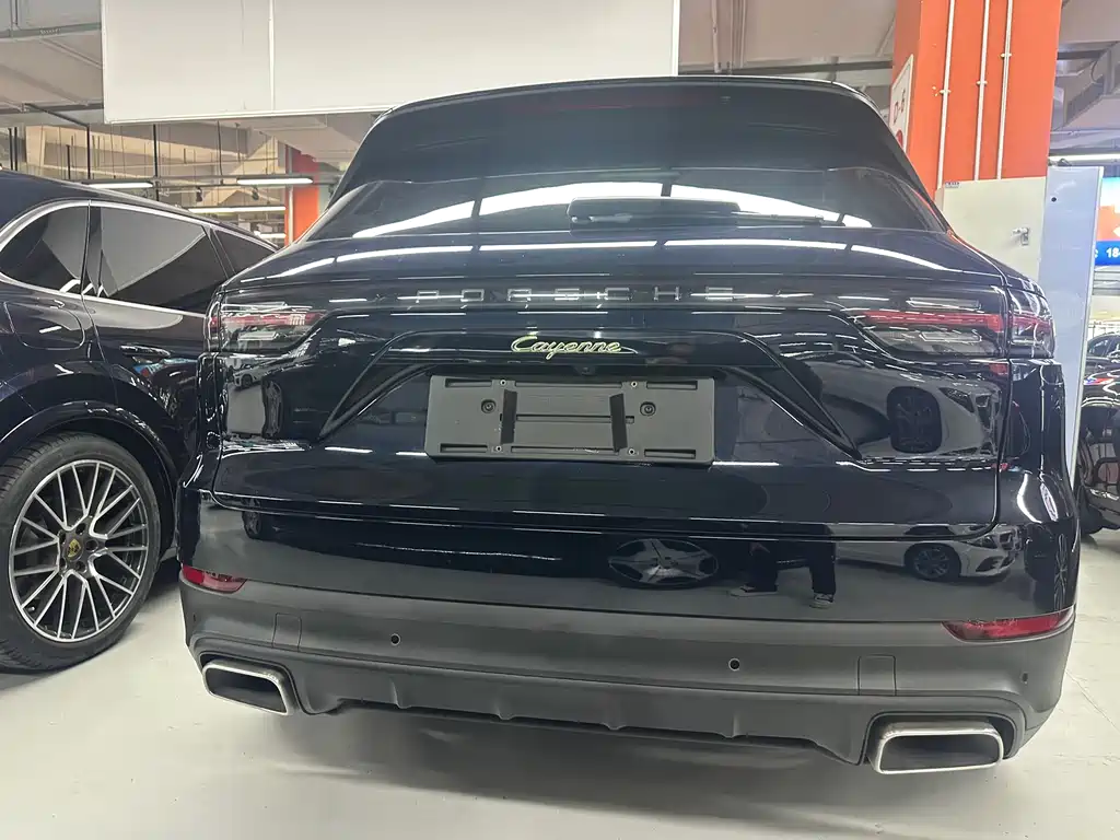 Porsche Cayenne 2021
