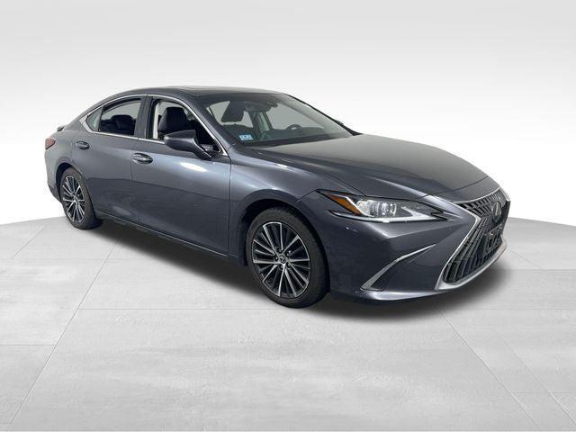 Lexus ES 2022