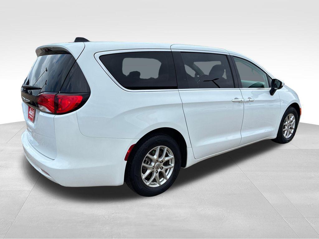 Chrysler Voyager 2023