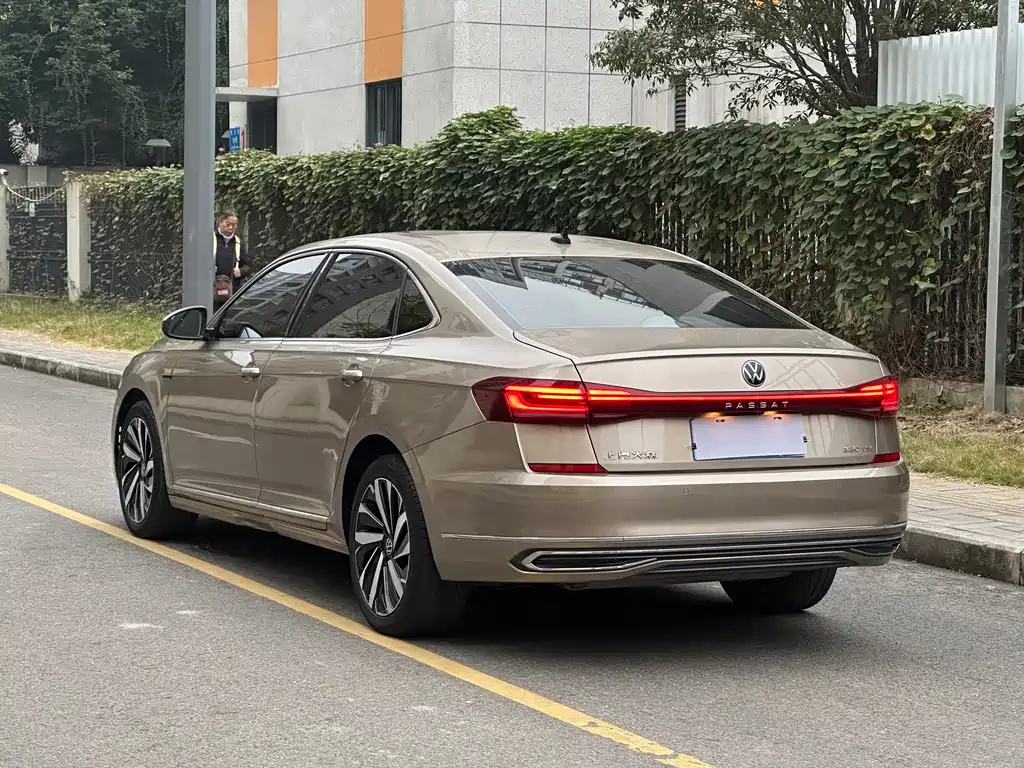 Volkswagen Passat 2022