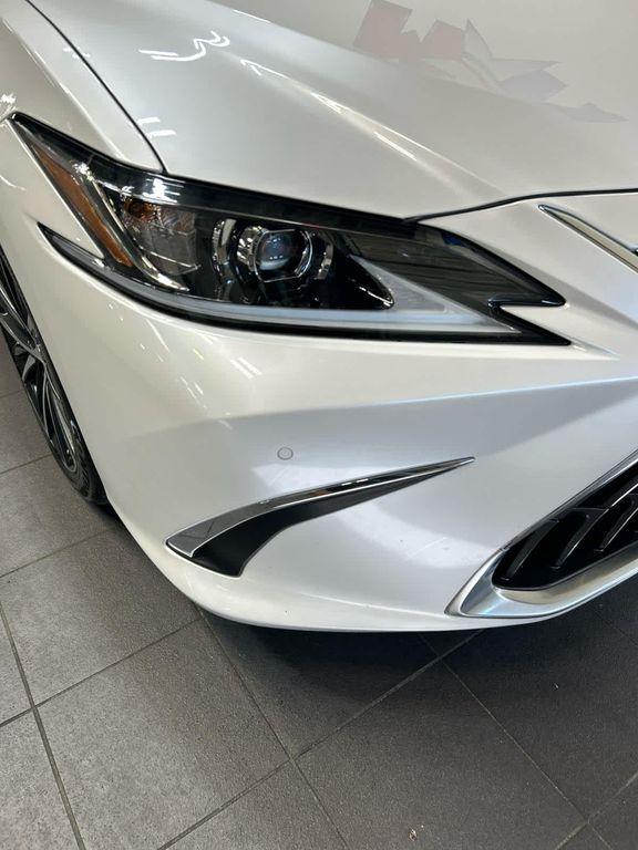 Lexus ES 2025