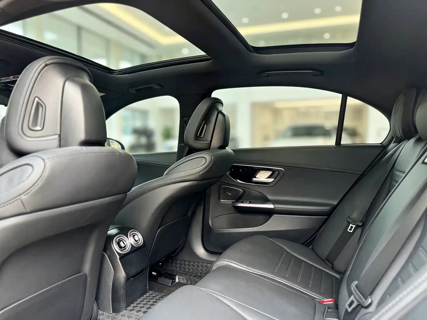 Mercedes-Benz C-Класс 2025
