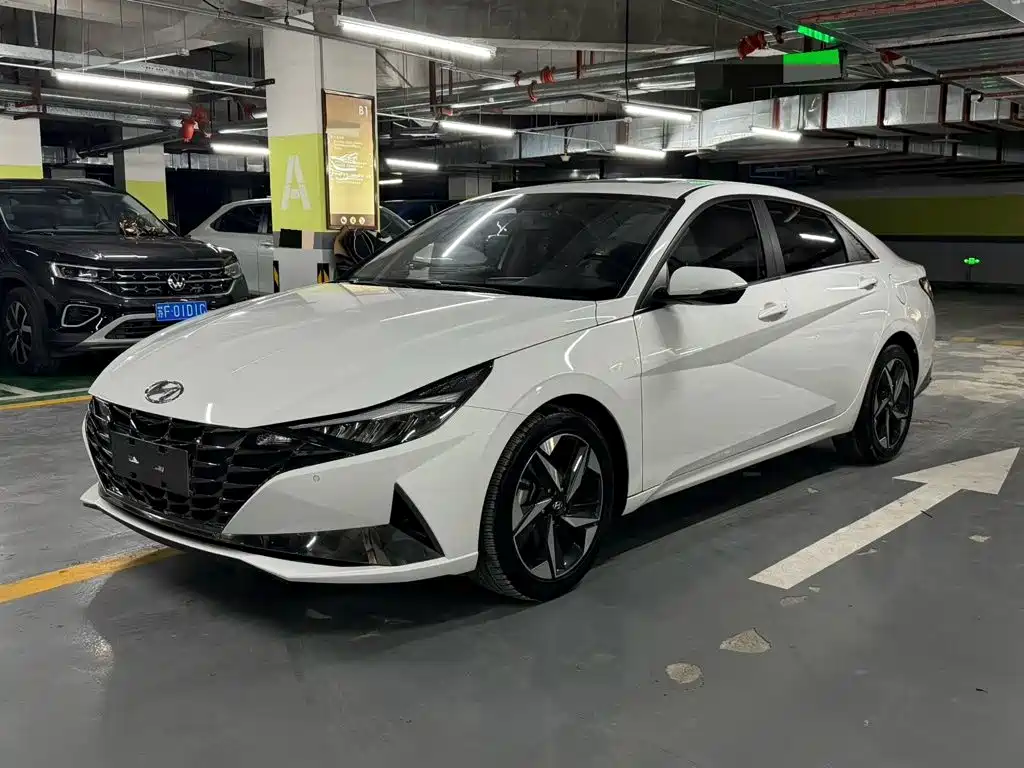 Hyundai Elantra 2023