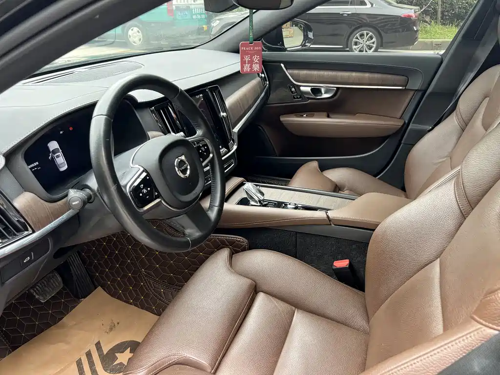 Volvo S90 2023