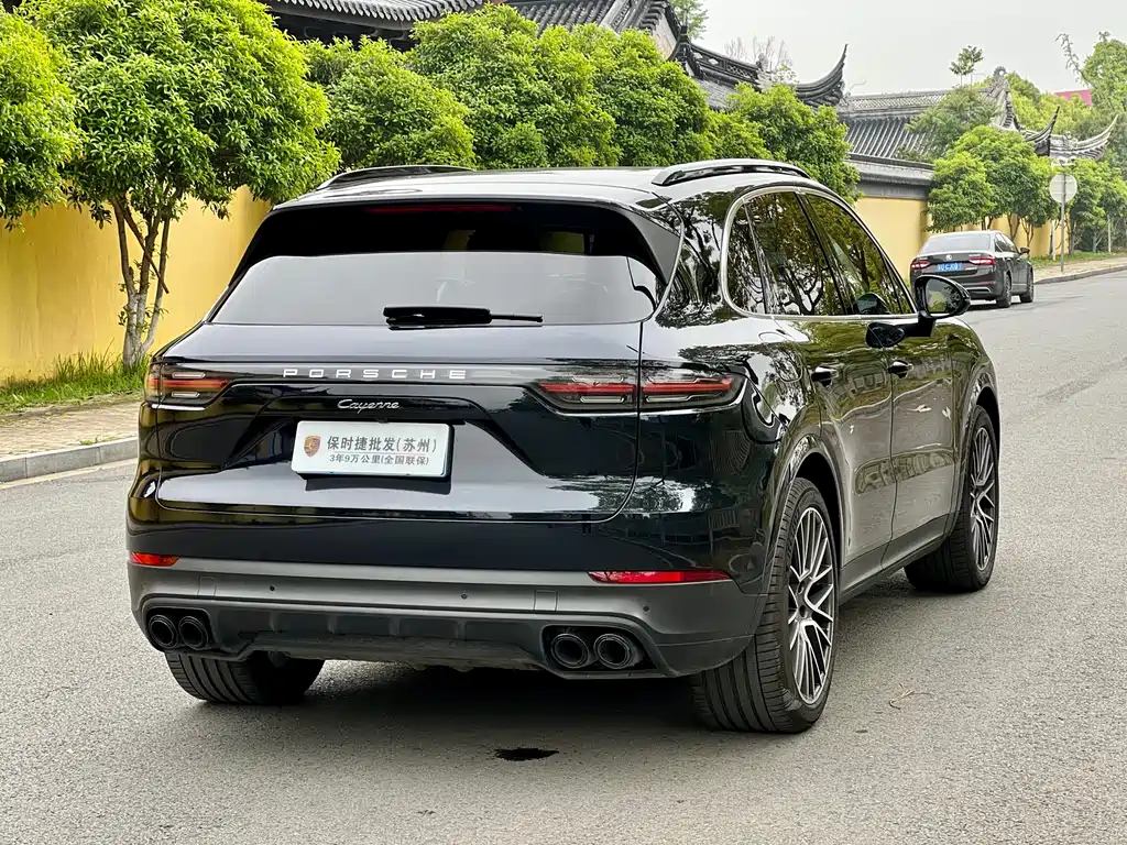 Porsche Cayenne 2021