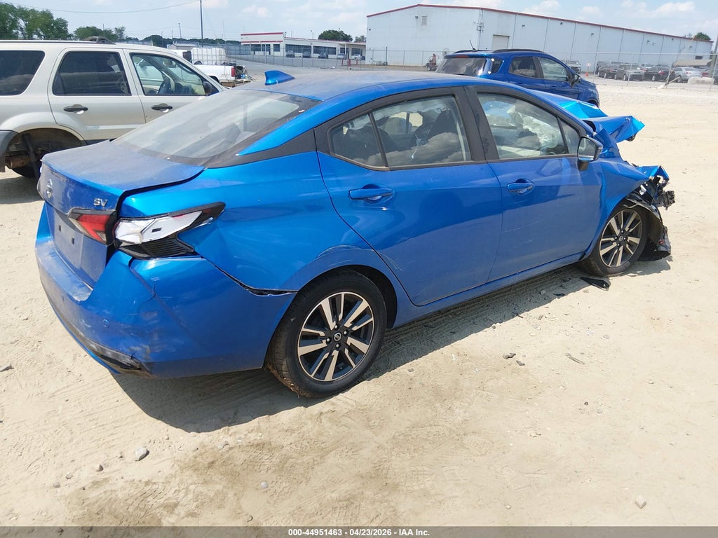 Nissan Versa 2021