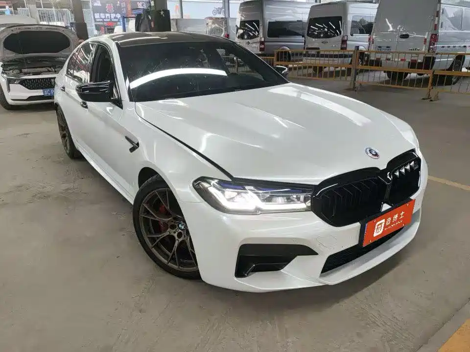 BMW M5 2022
