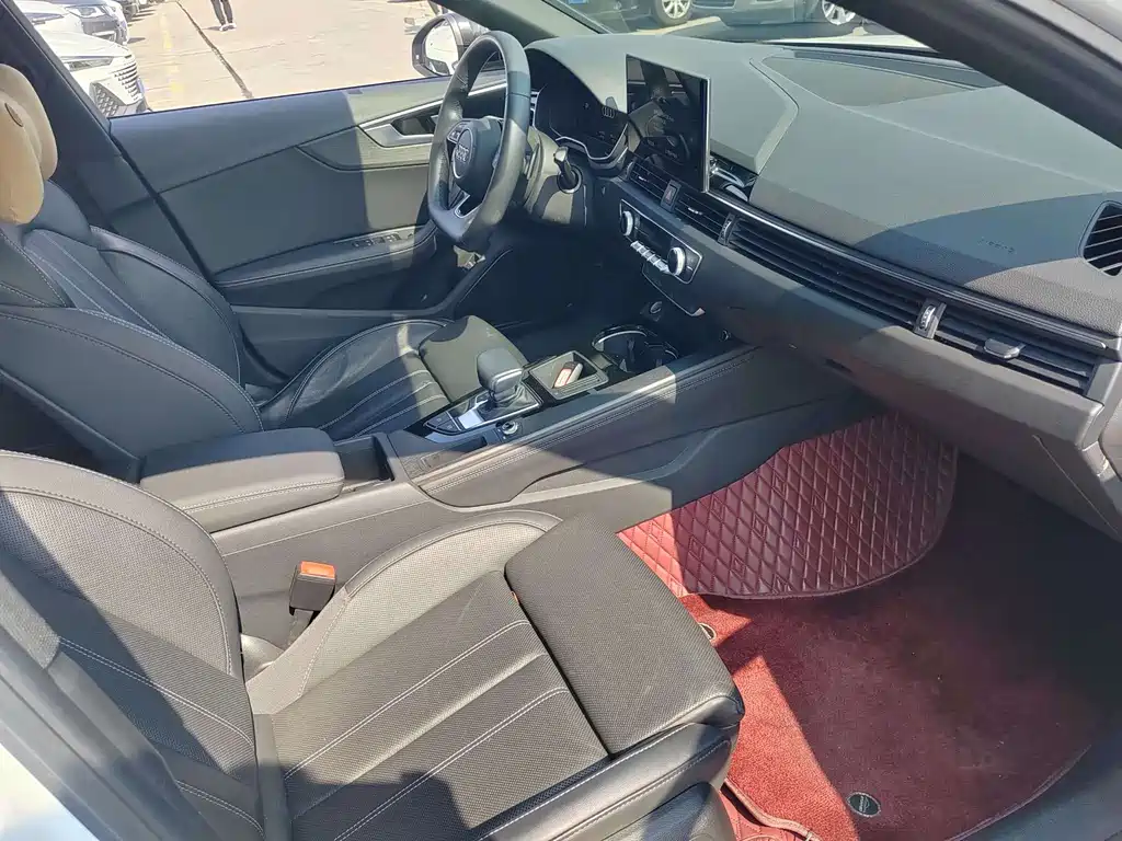 Audi A4 2023