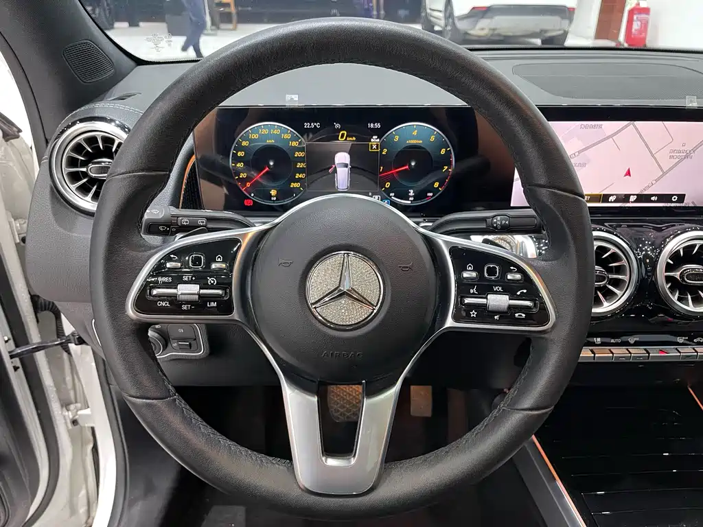 Mercedes-Benz GLB 2023