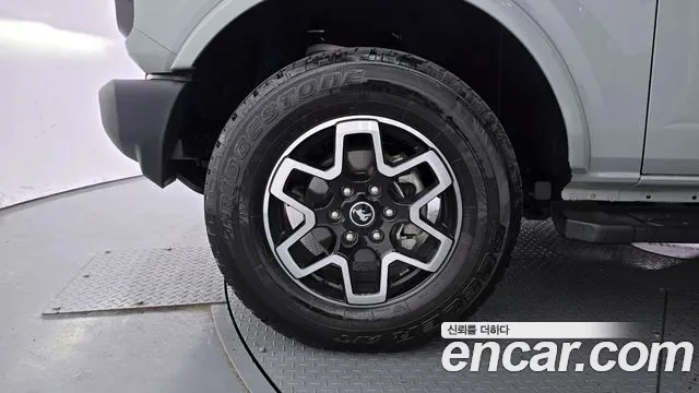 Ford Bronco 2023