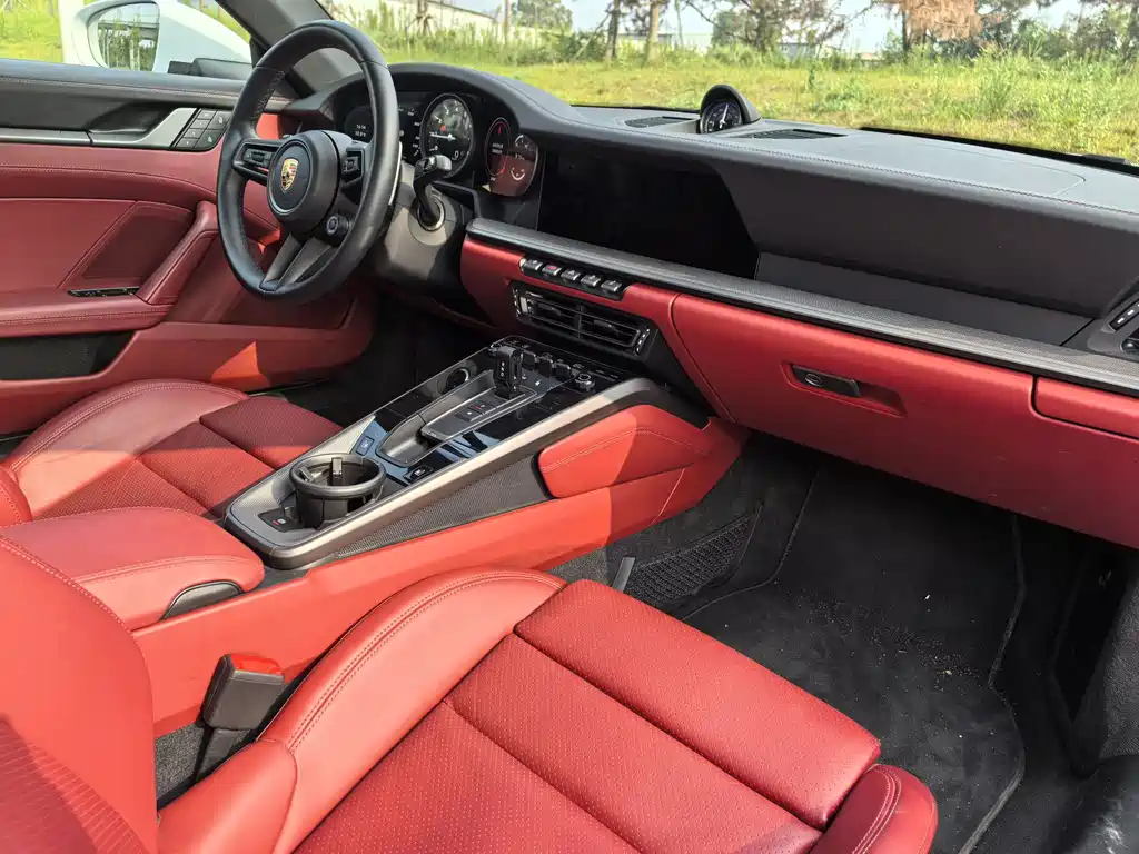 Porsche 911 2025