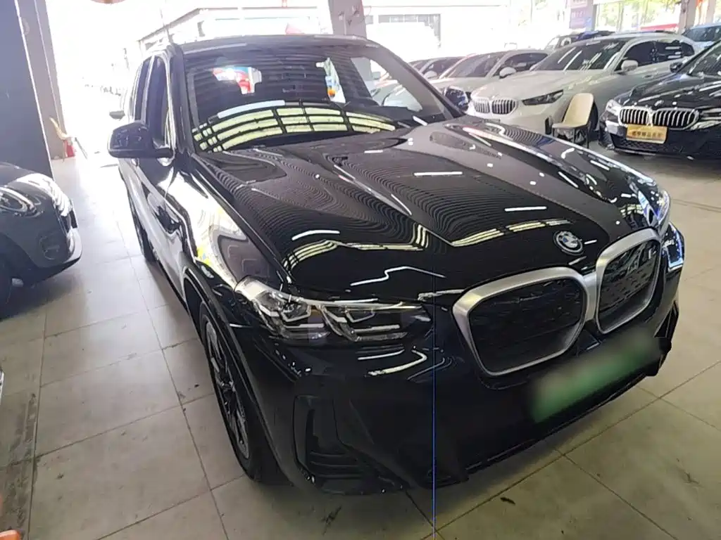 BMW iX3 2024