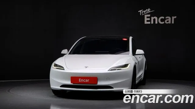 Tesla Model 3 2024