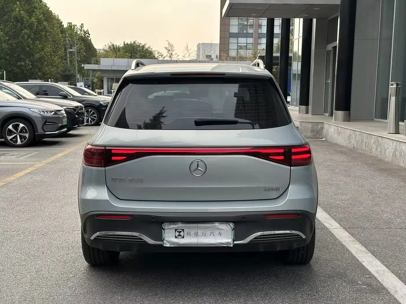 Mercedes-Benz EQB 2025