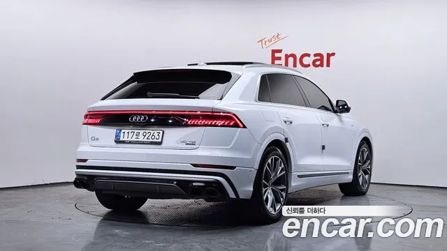 Audi Q8 2021