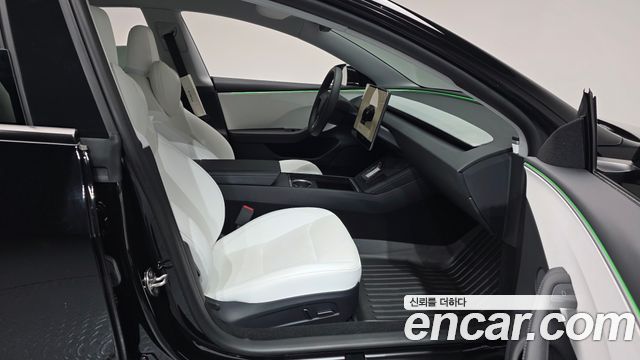 Tesla Model 3 2024