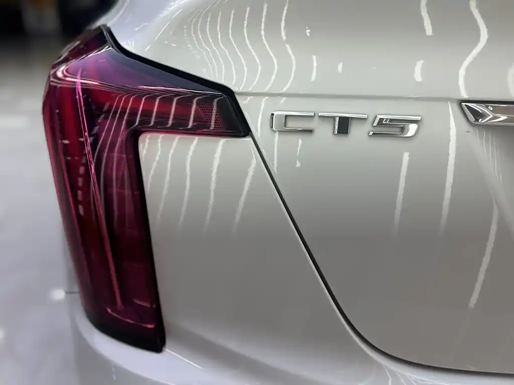 Cadillac CT5 2023