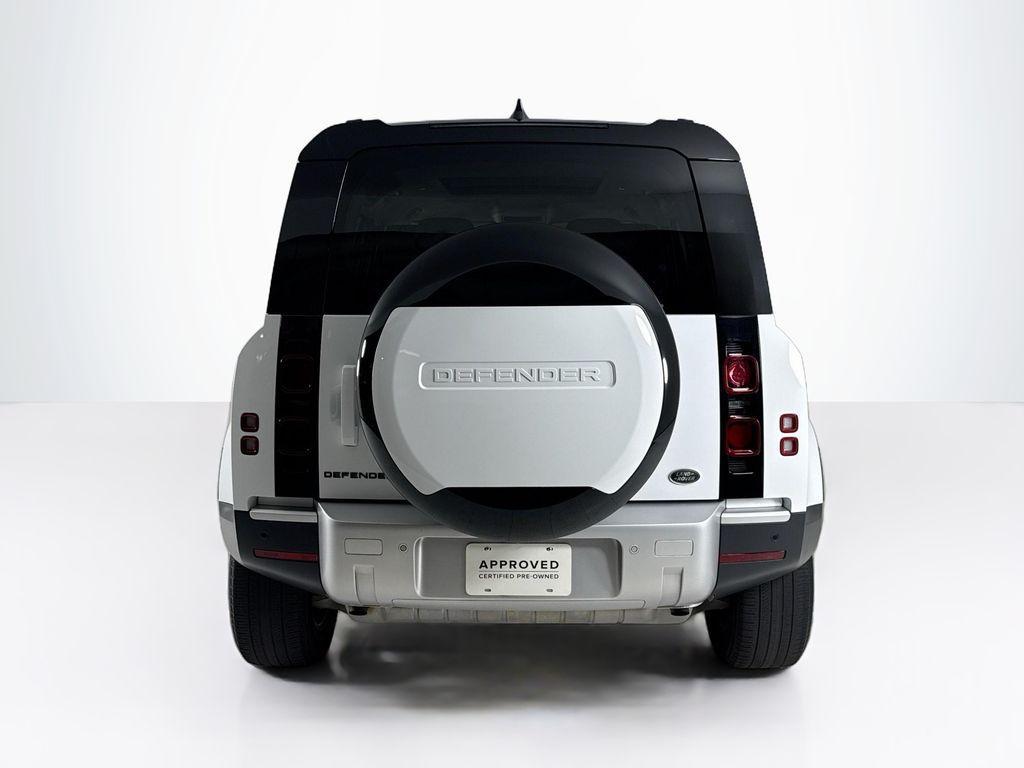 Land Rover Defender 2023