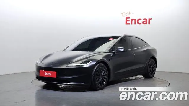 Tesla Model 3 2024