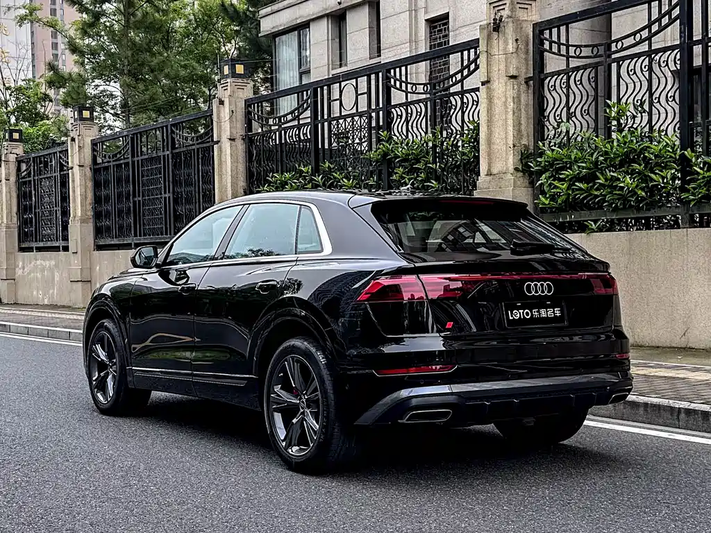 Audi Q8 2025