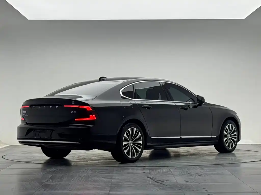 Volvo S90 2024