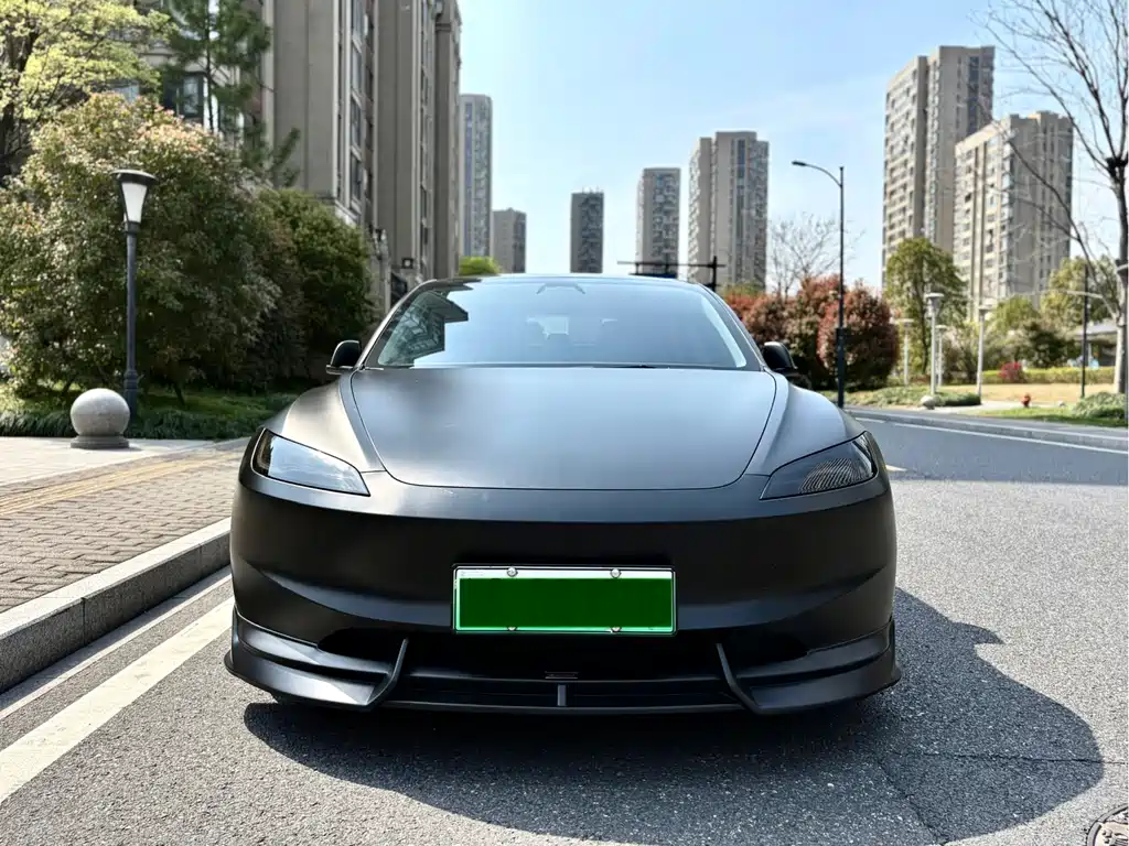 Tesla Model 3 2024