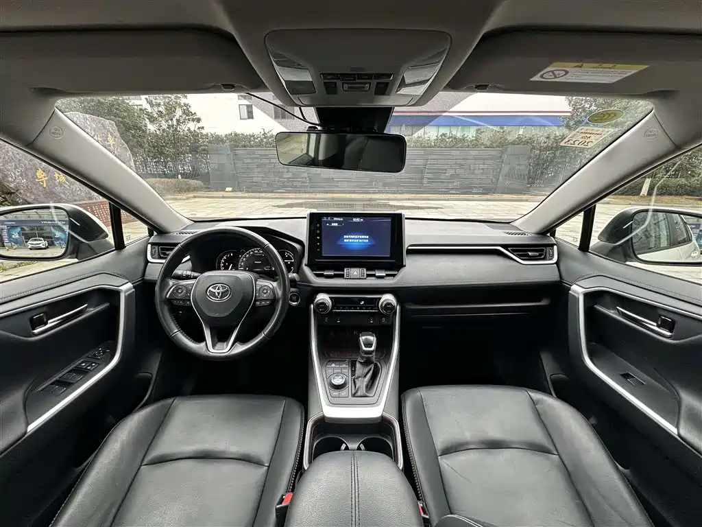 Toyota RAV4 2021