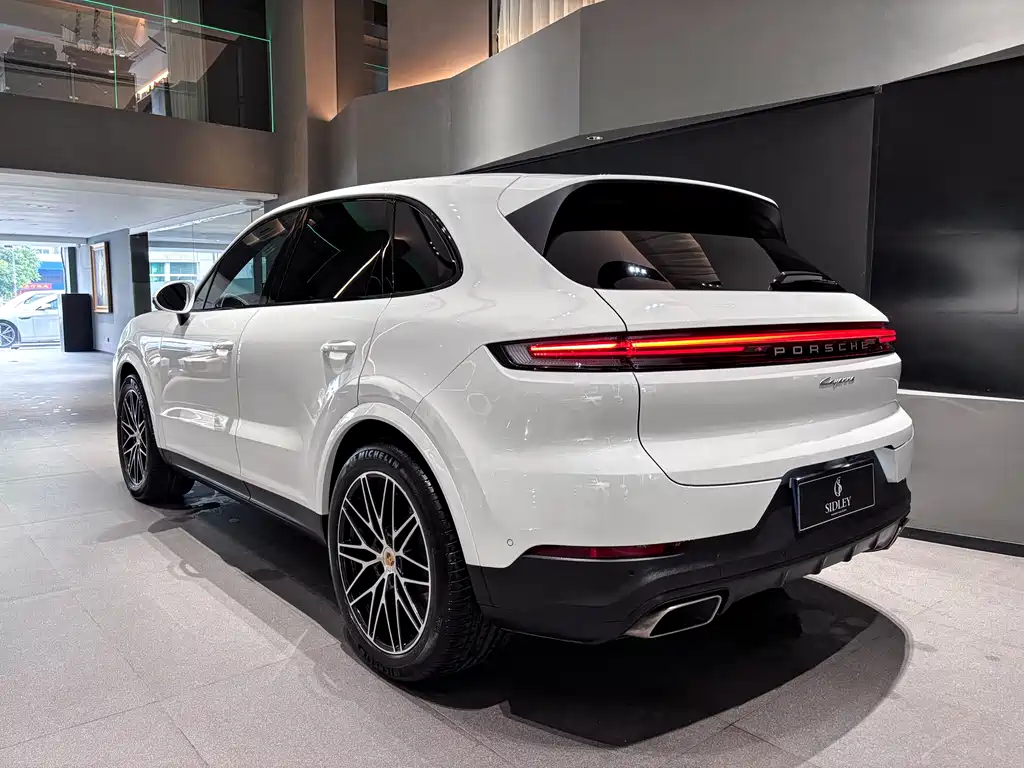 Porsche Cayenne 2024