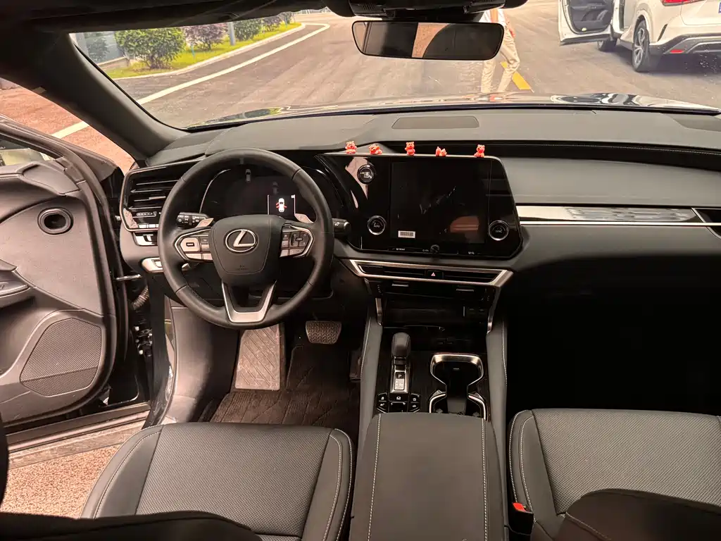 Lexus RX 2025