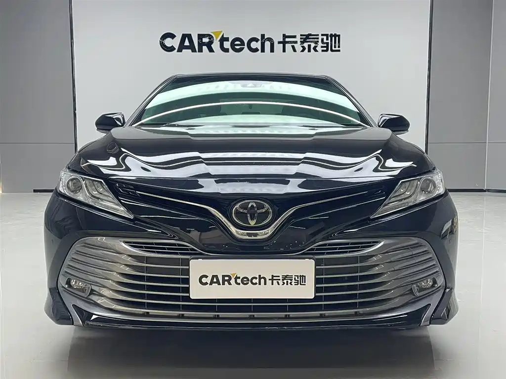 Toyota Camry 2021