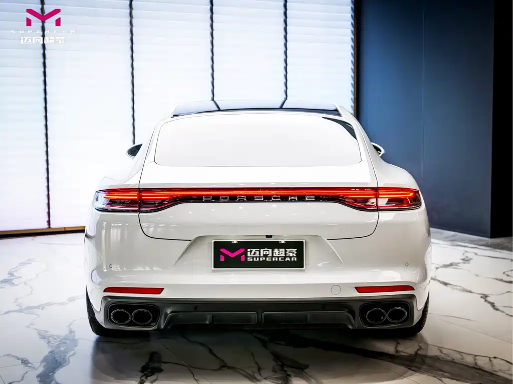 Porsche Panamera 2023