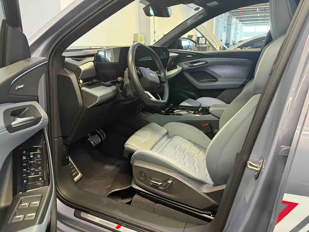 Audi e-tron 2025