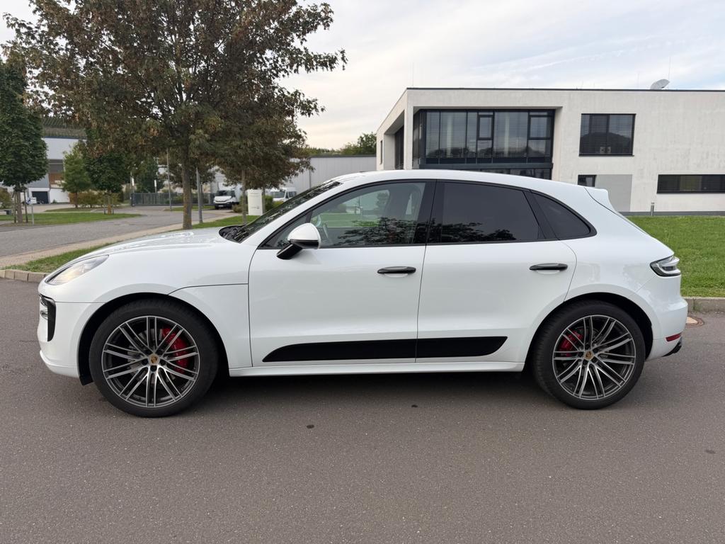 Porsche Macan 2021