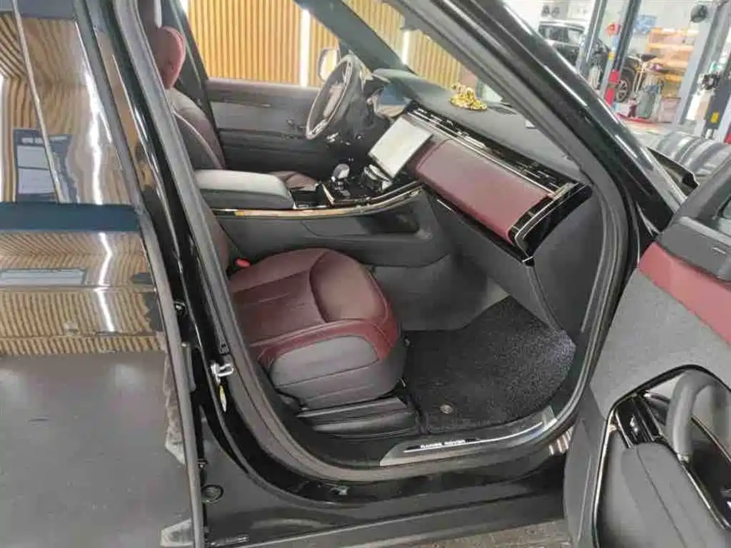 Land Rover Range Rover Sport 2025