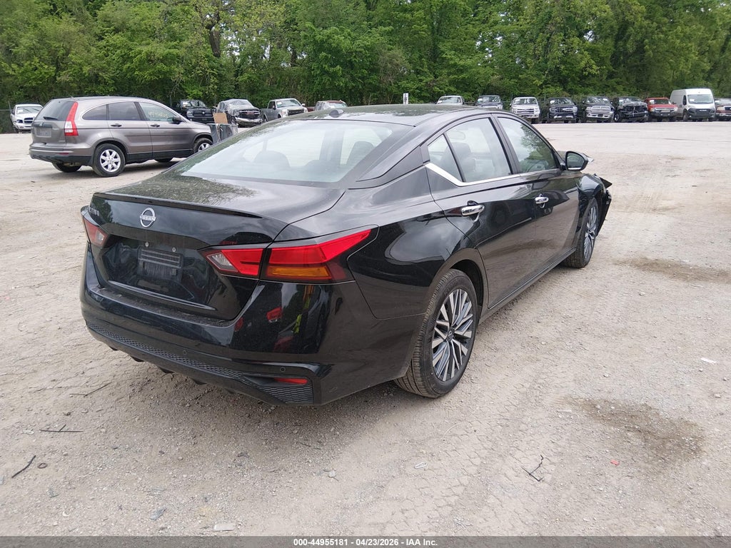 Nissan Altima 2025