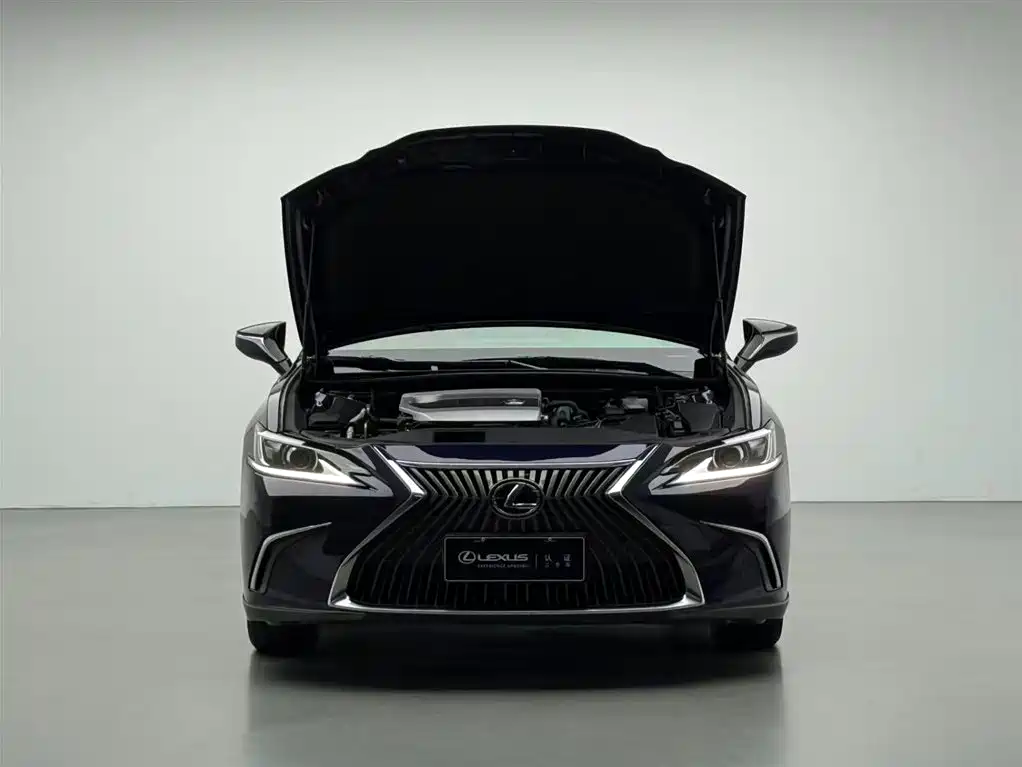 Lexus ES 2021