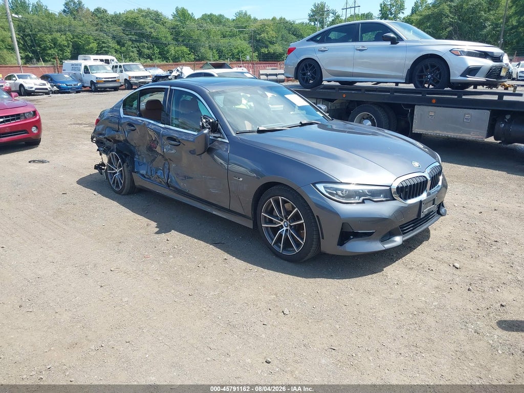 BMW 330 2022