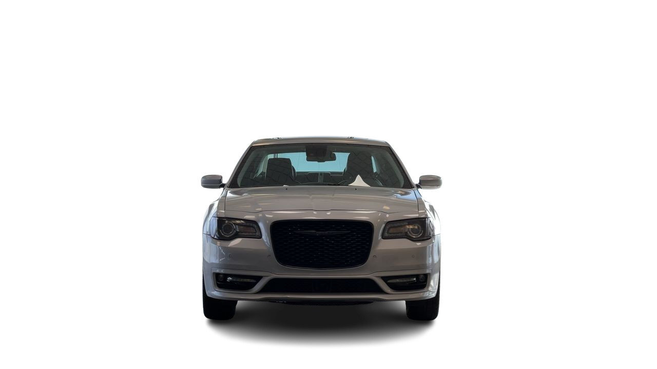 Chrysler 300 2023