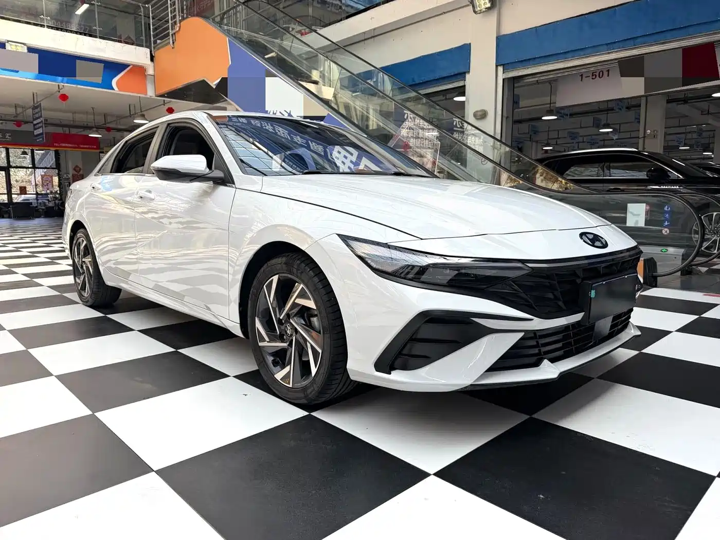 Hyundai Elantra 2023