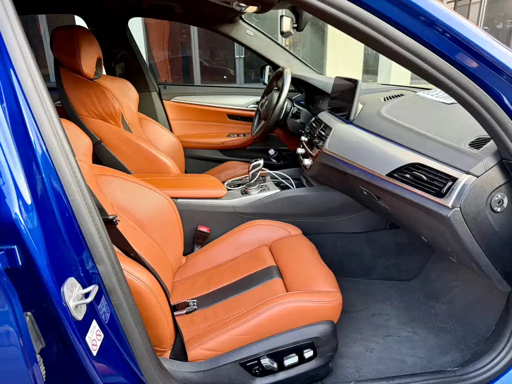 BMW M5 2021