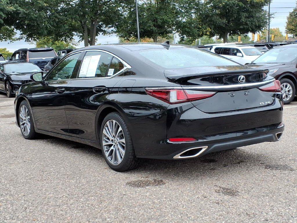 Lexus ES 2021