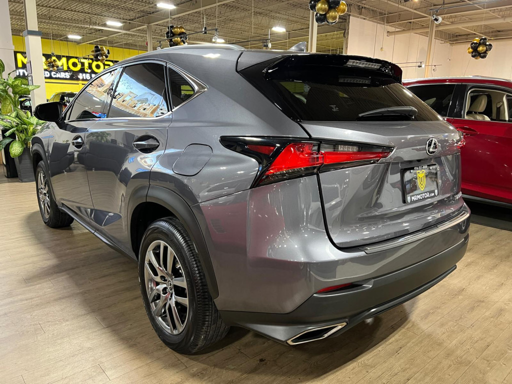 Lexus NX 300 2021