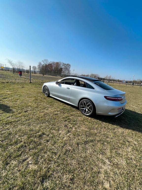 Mercedes-Benz E 220 2021